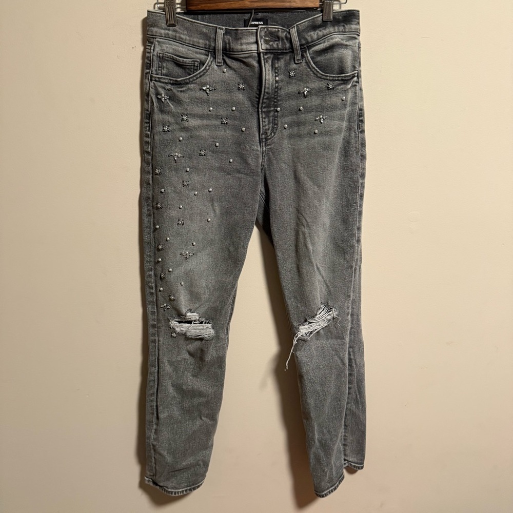 Express Ripped Pearl and Rhinestone Embellished Modern Straight Jeans- Size 6 - Picture 5 of 10
